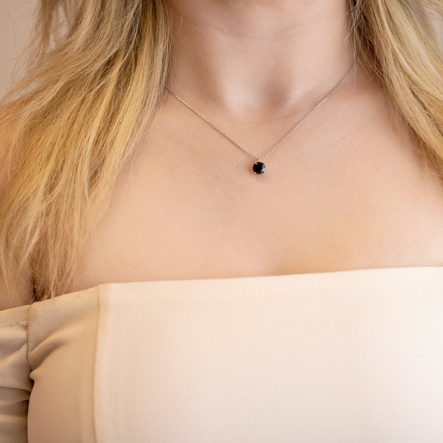 Black Brilliant Round Necklace - A Wardrobe Staple